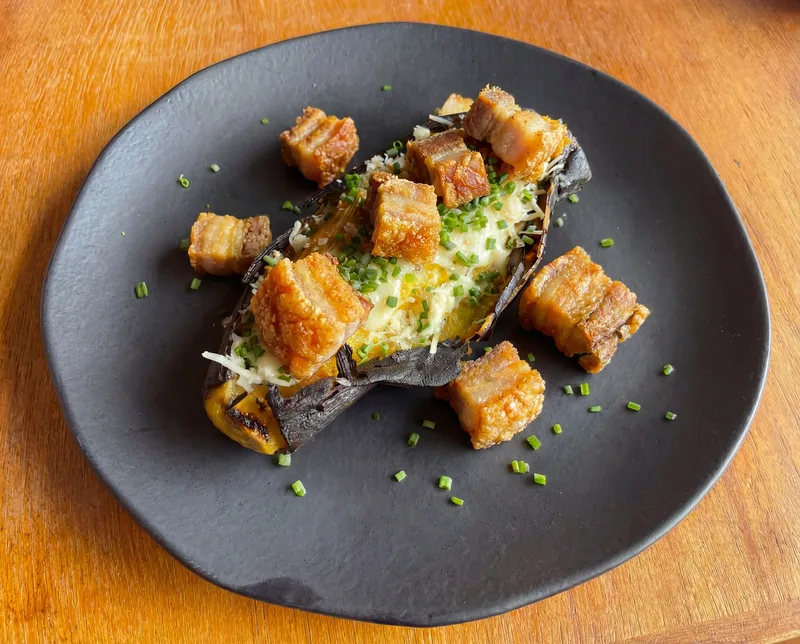 Maduro con Queso y Chicharron